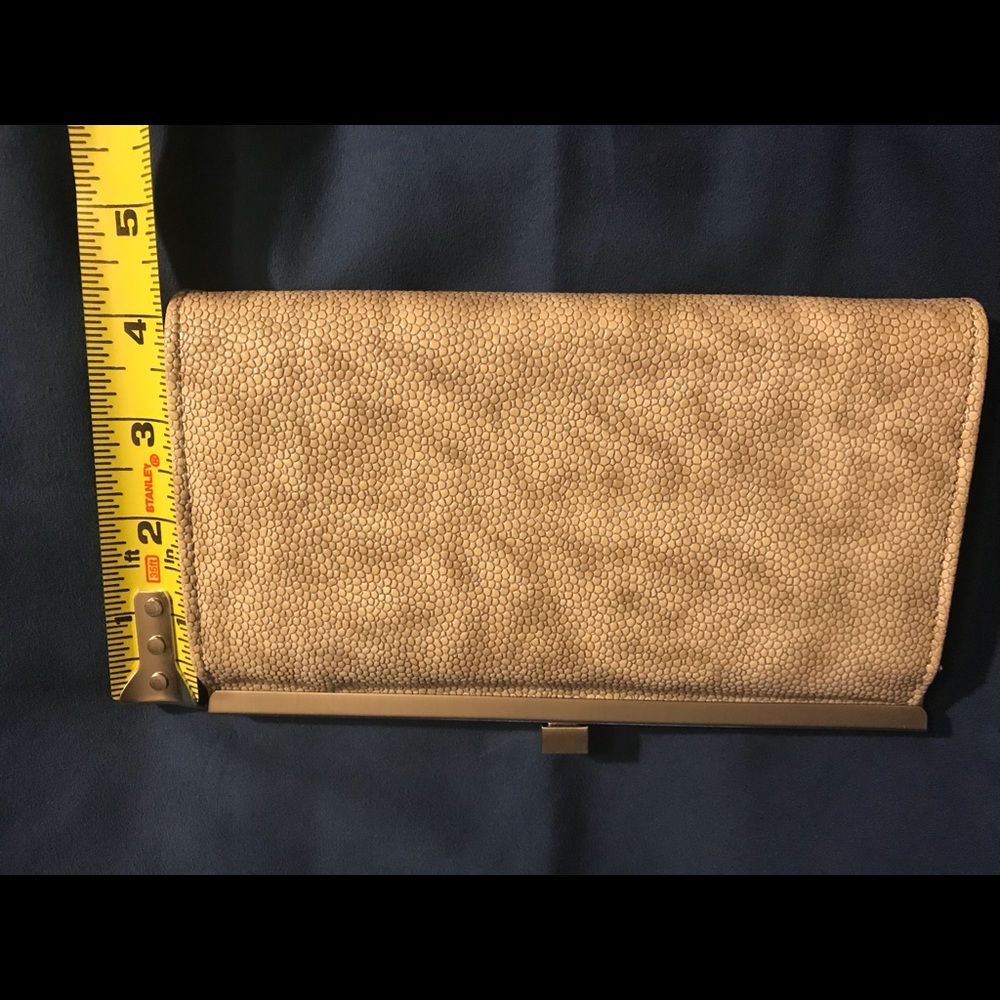 Clutch - Picture 5 of 5